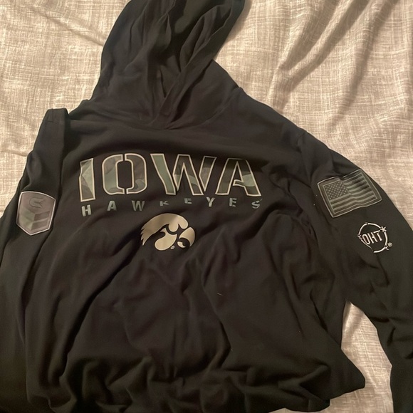 Iowa Hawkeyes Colosseum Team Military Appreciation Long Sleeve Hoodie T-Shirt - Picture 1 of 2